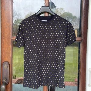 True Religion t shirt. Black &‎ gold. Size Small